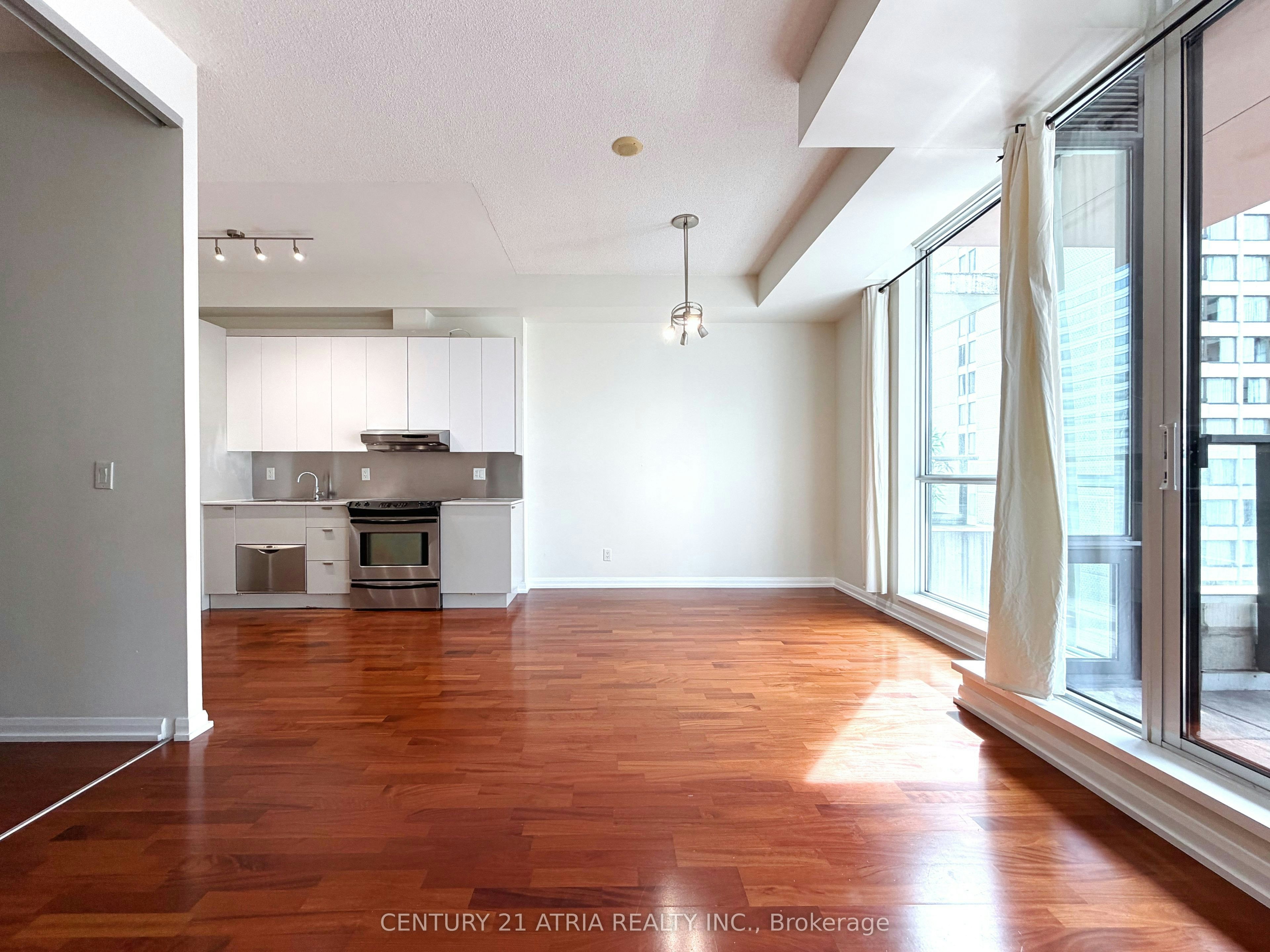 1820-111 Elizabeth Street, Toronto, ON, M5G 1P7 - 11