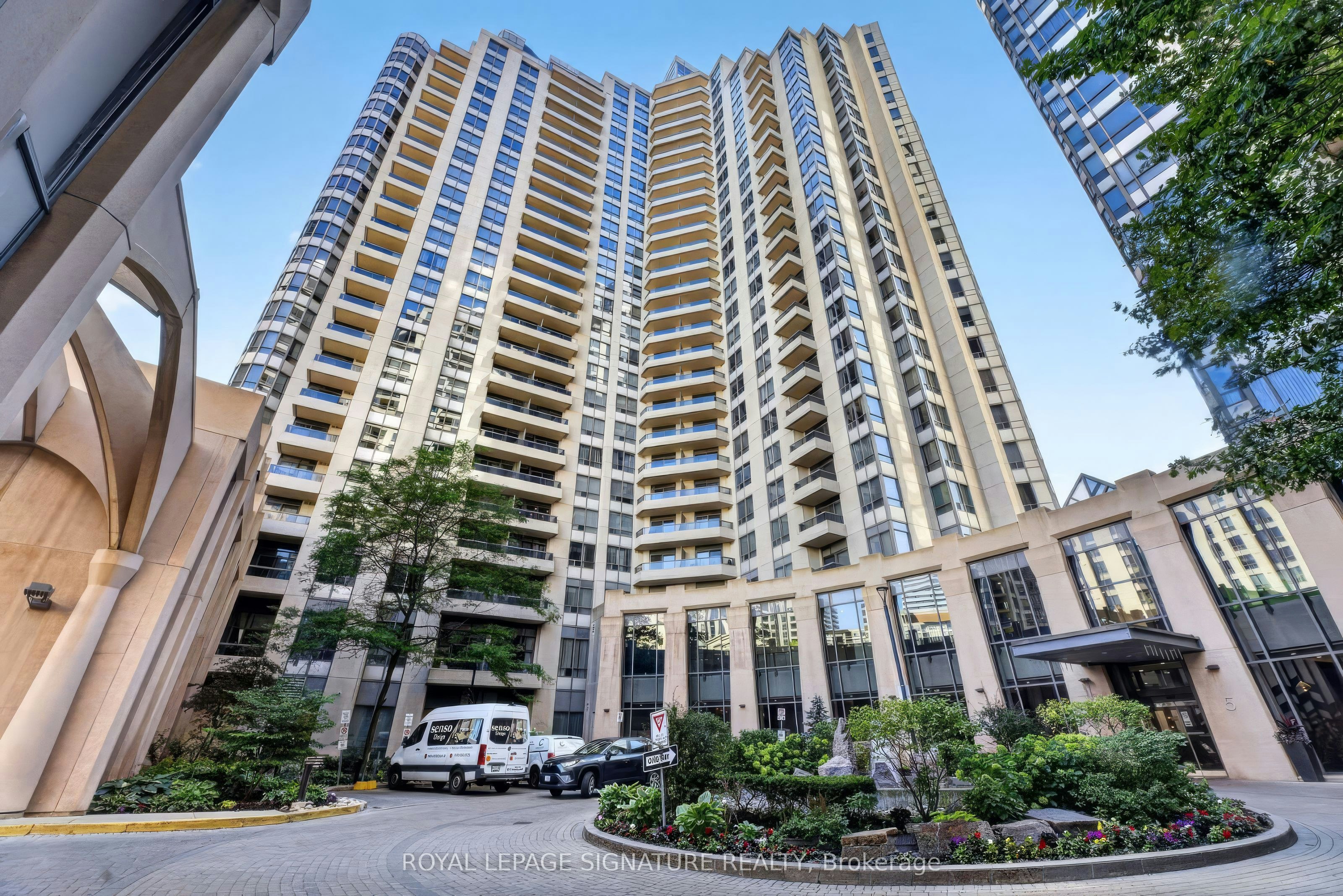2122-15 Northtown Way - 2