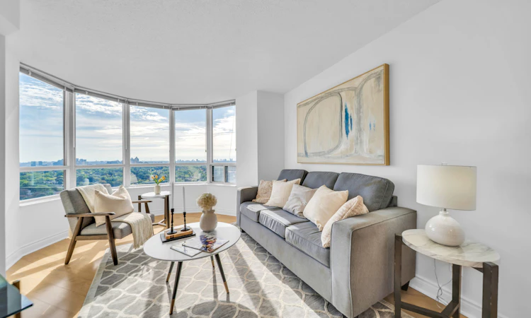 2122-15 Northtown Way