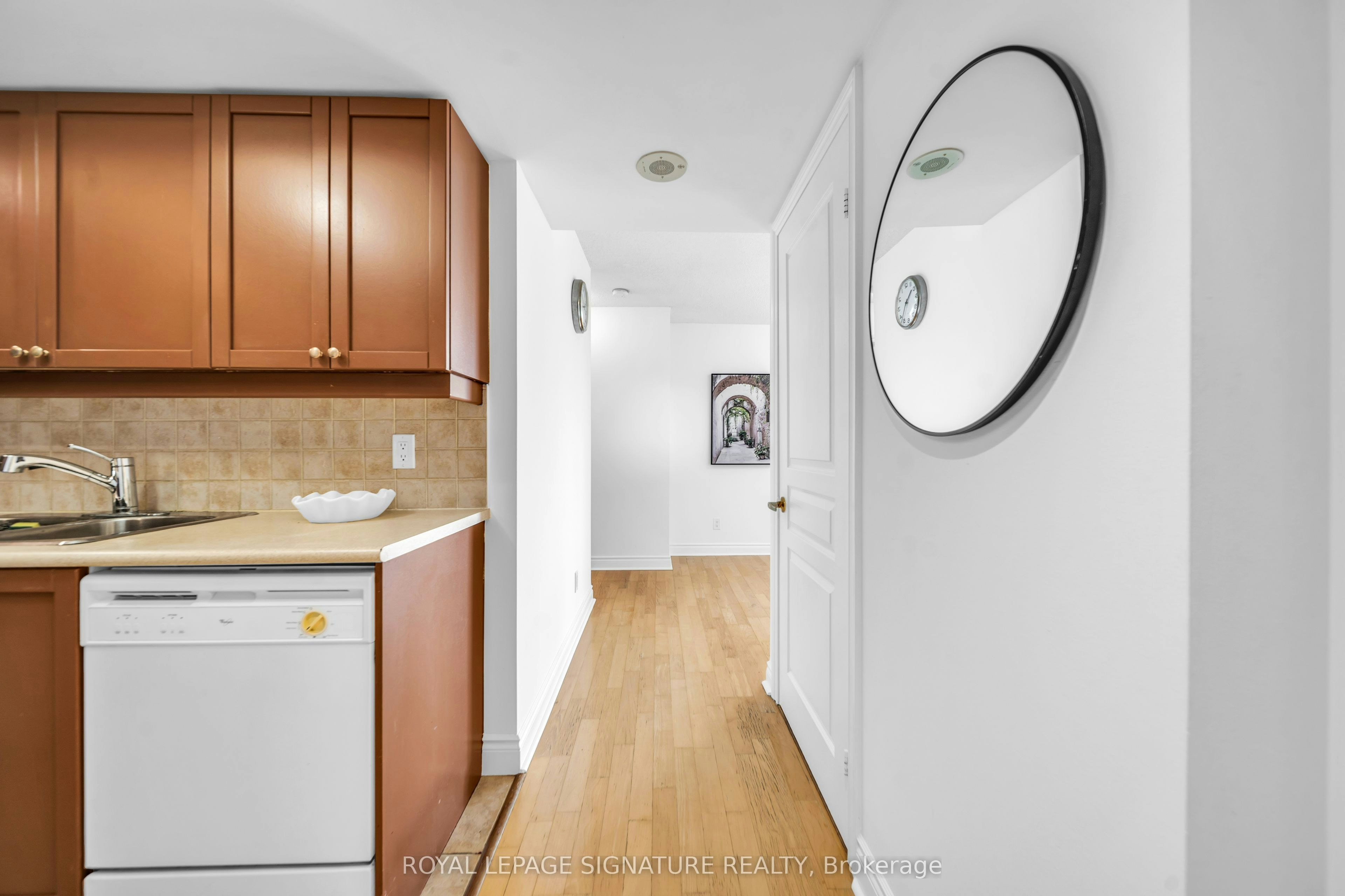 2122-15 Northtown Way - 4