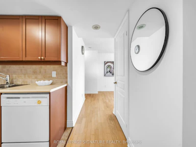 2122-15 Northtown Way - 4