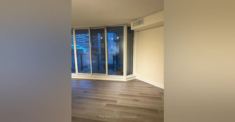 111 Elizabeth Street, Toronto, ON, M5G 1P7 - 9