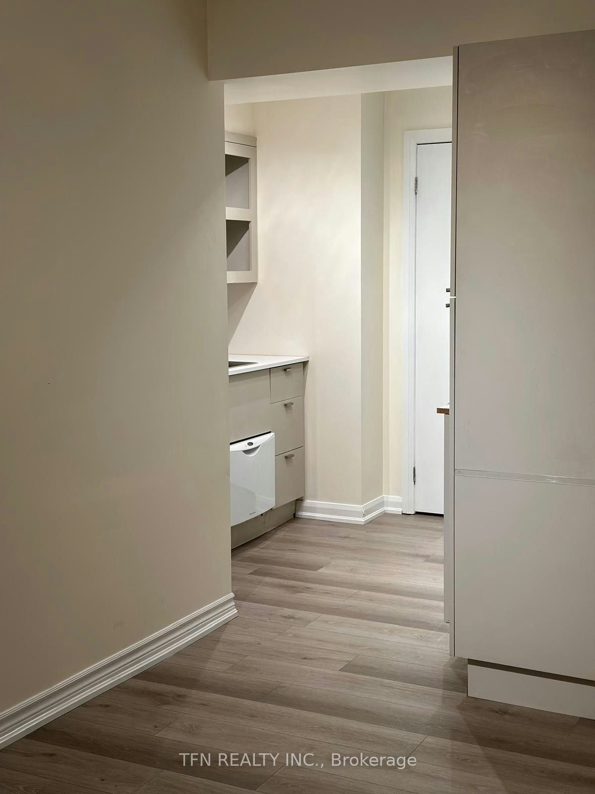 111 Elizabeth Street, Toronto, ON, M5G 1P7 - 11