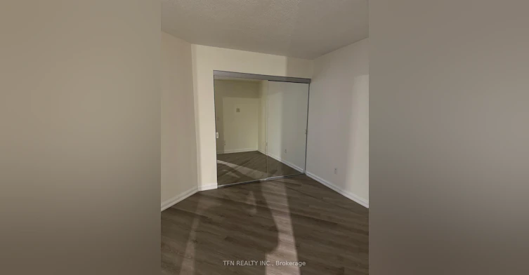 111 Elizabeth Street, Toronto, ON, M5G 1P7 - 5