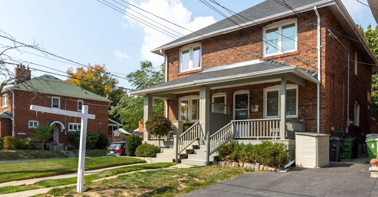 212 Fairlawn Avenue, Toronto, ON, M5M 1S8 - 2