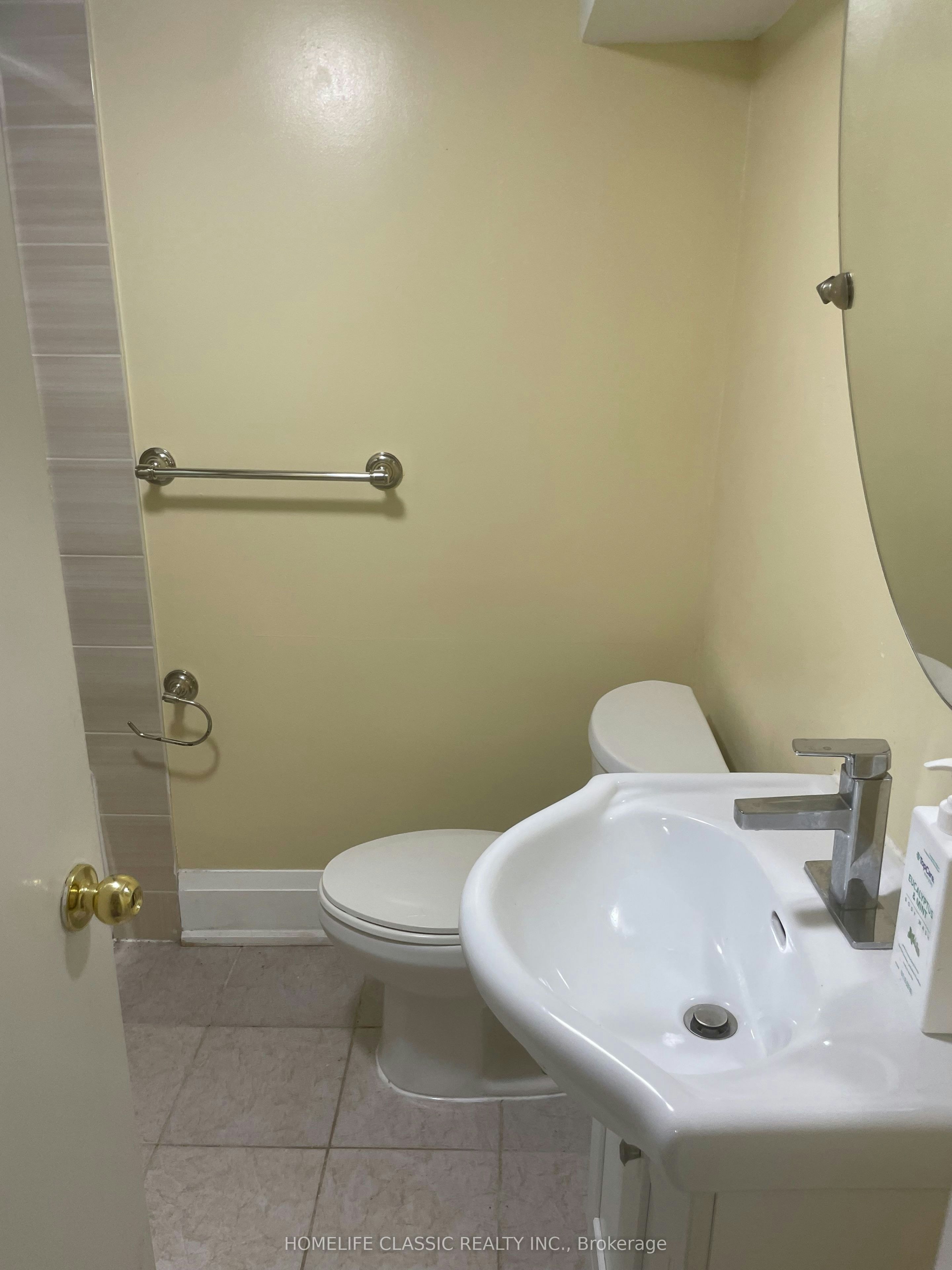 LOWER-31 Madawaska Avenue, Toronto, ON, M2M 2R1 - 11