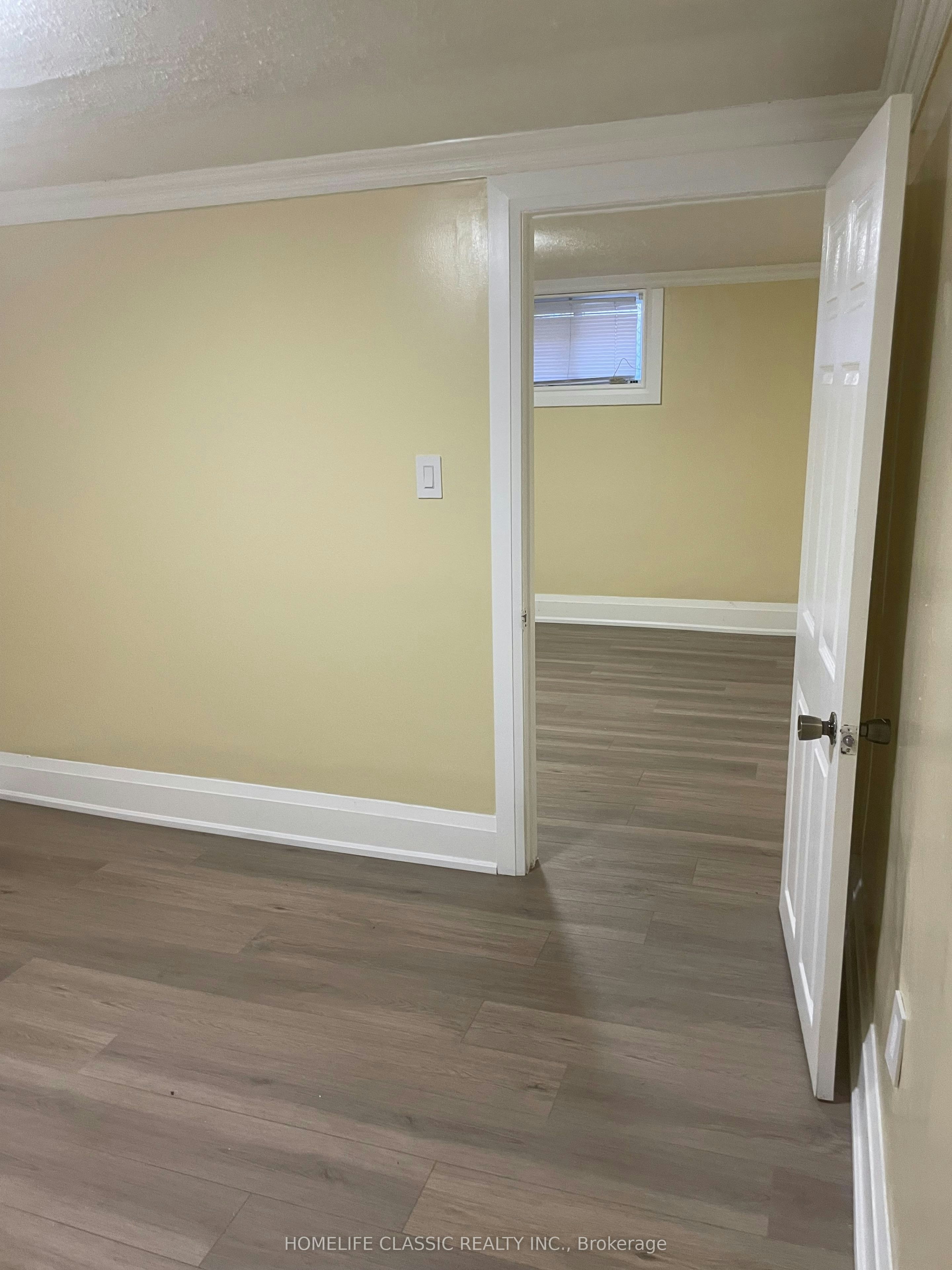 LOWER-31 Madawaska Avenue, Toronto, ON, M2M 2R1 - 8