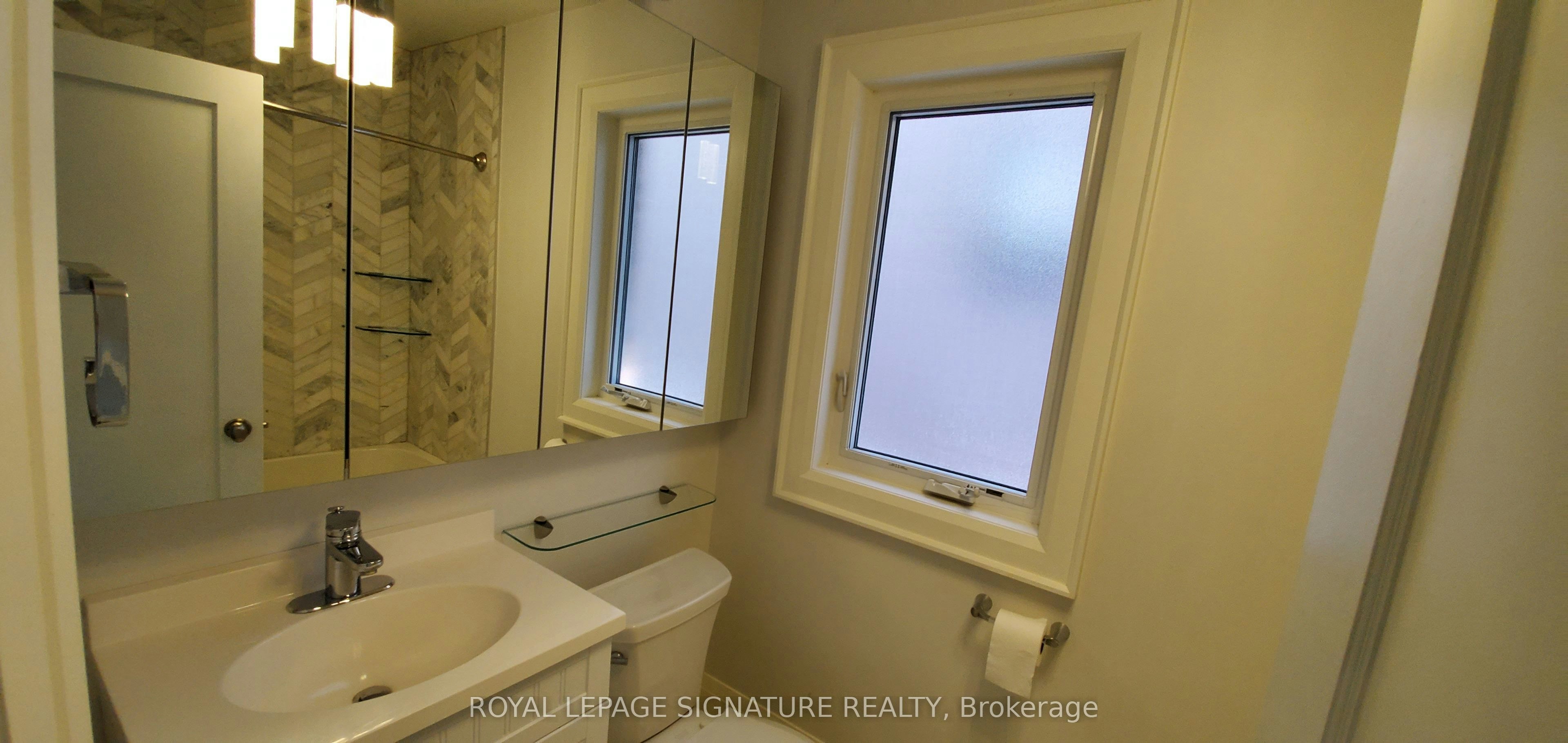 118 Parkhurst Boulevard, Toronto, ON, M4G 2E7 - 3