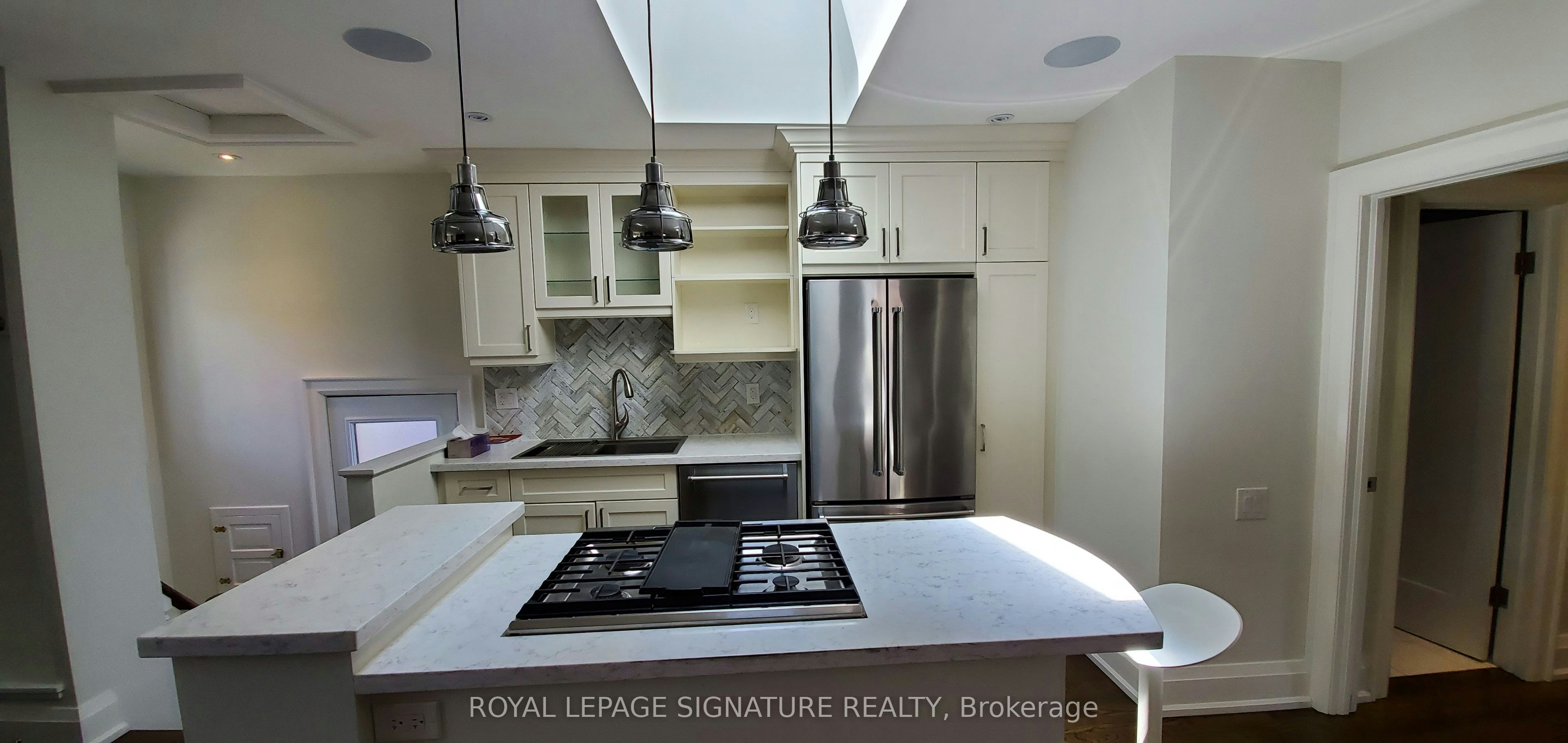 118 Parkhurst Boulevard, Toronto, ON, M4G 2E7 - 5