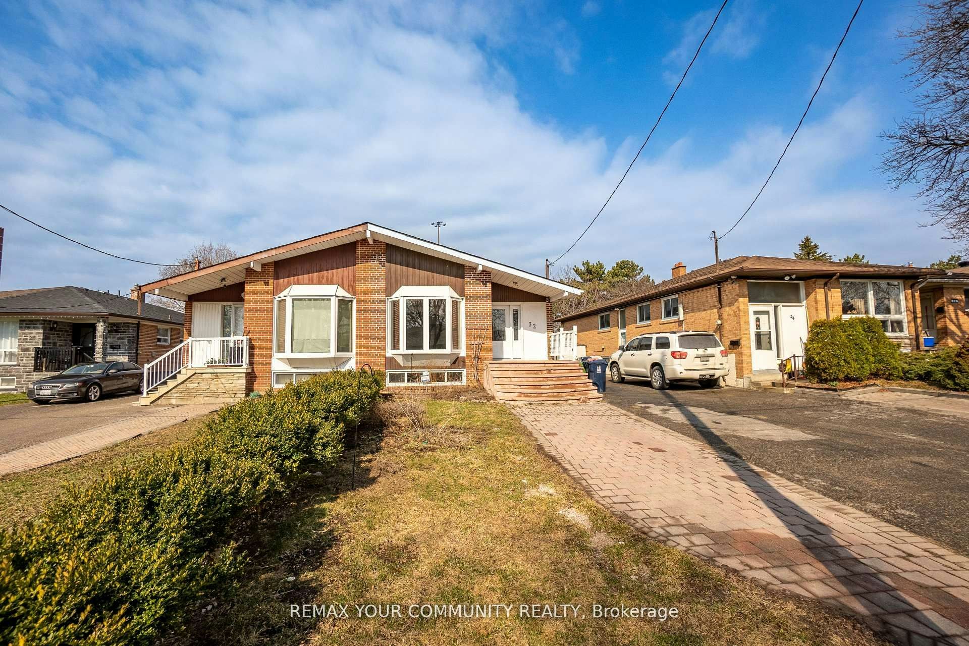 Main-32 Marbury Crescent, Toronto, ON, M3A 2G2