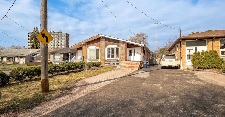 Main-32 Marbury Crescent, Toronto, ON, M3A 2G2 - 2