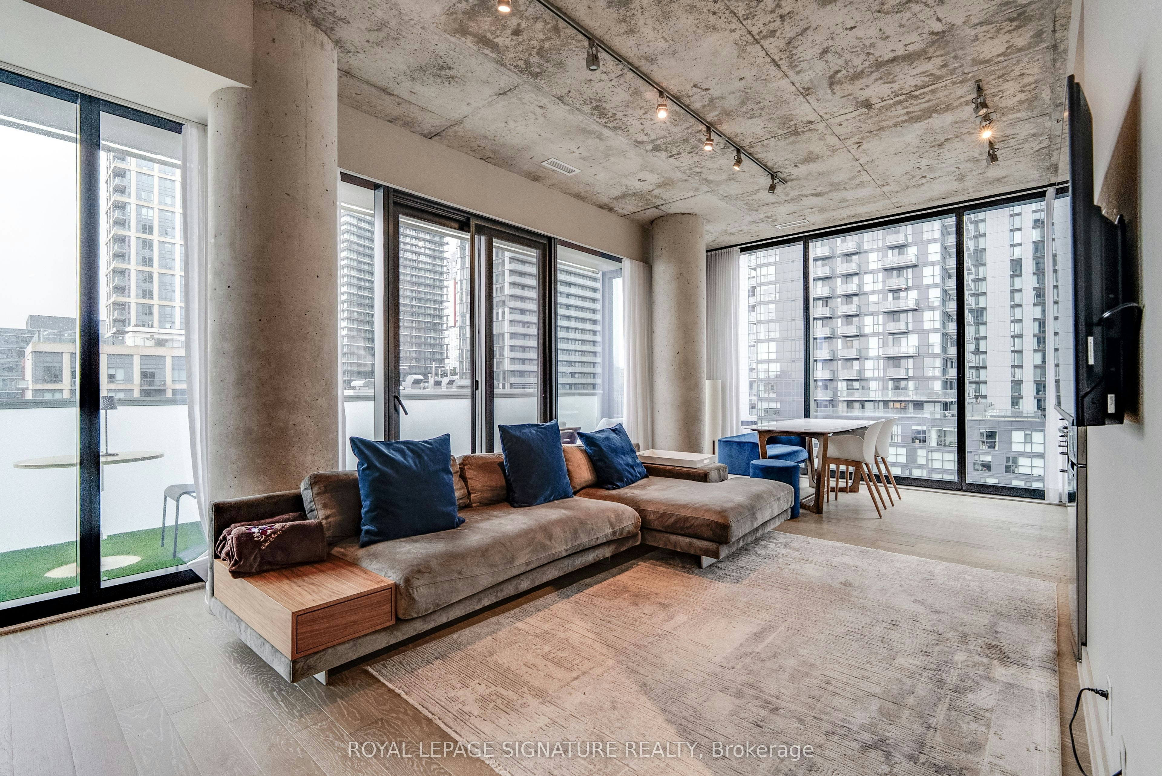1606-11 Charlotte Street, Toronto, ON, M5V 0M6