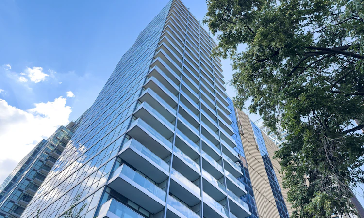 1913-210 Simcoe Street