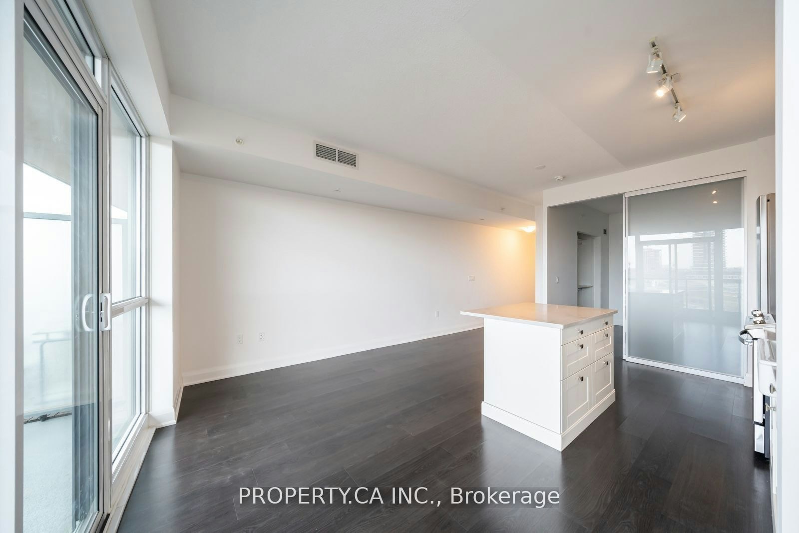 601-160 Vanderhoof Avenue, Toronto, ON, M4G 0B7 - 3