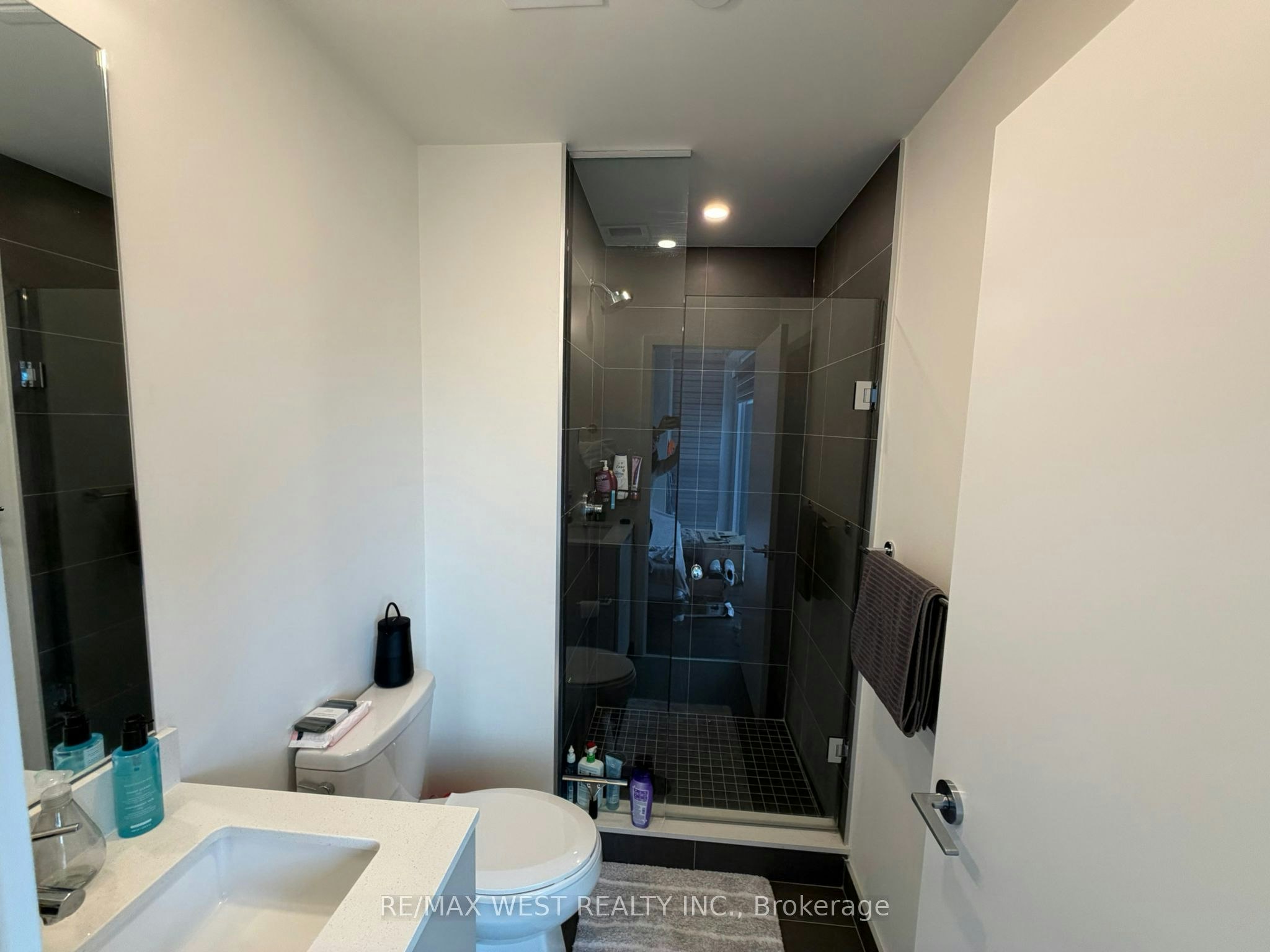 #2304-89 Church Street, Toronto, ON, M5C 0B7 - 11