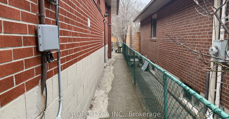 Lower Level-46 Hove Street, Toronto, ON, M3H 4Y9 - 2