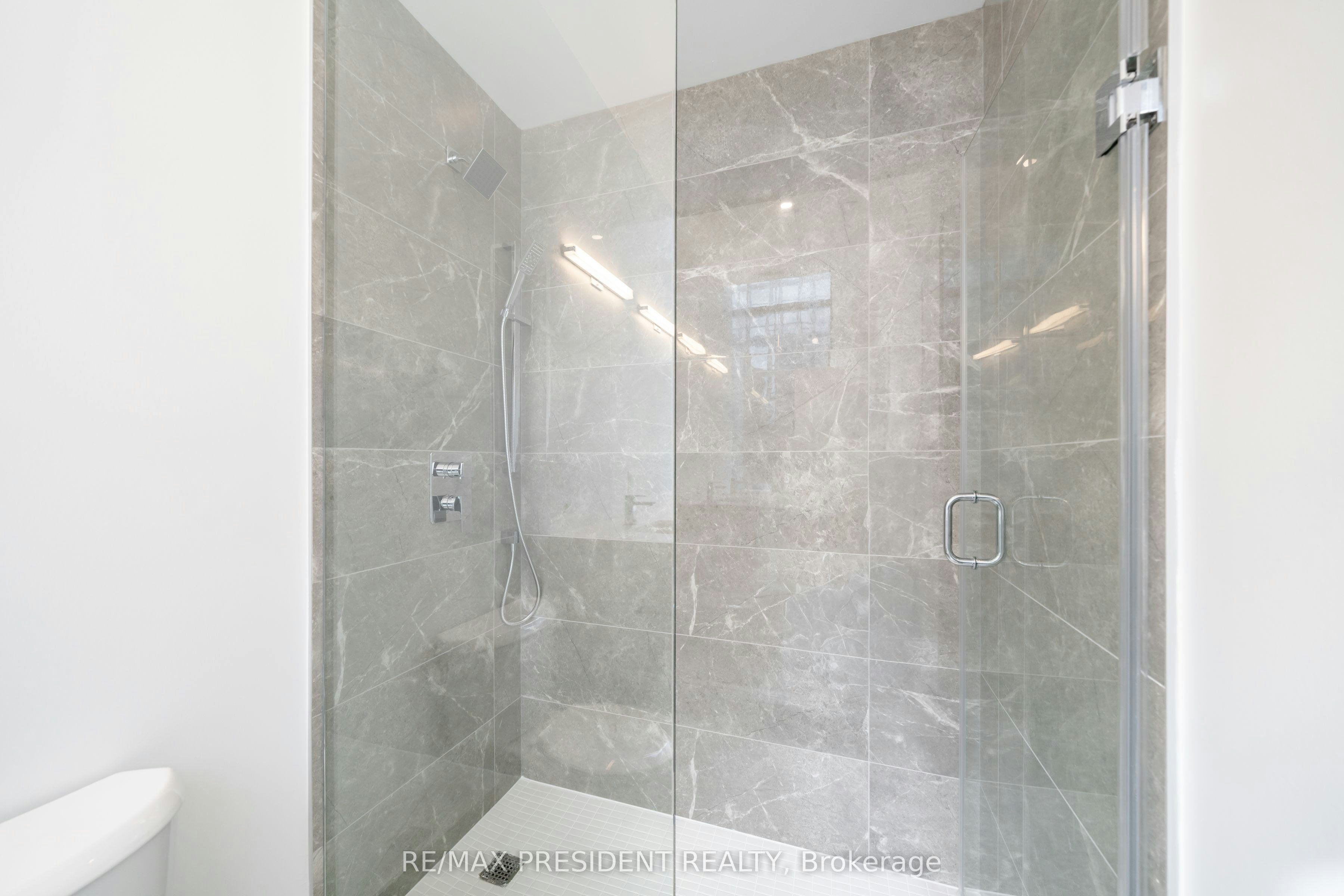 201-284 King Street E, Toronto, ON, M5A 1K4 - 12