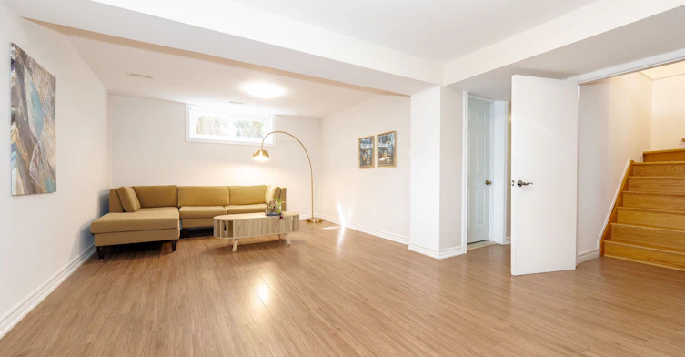 Lower-145 Sloane Avenue, Toronto, ON, M4A 2B8 - 3