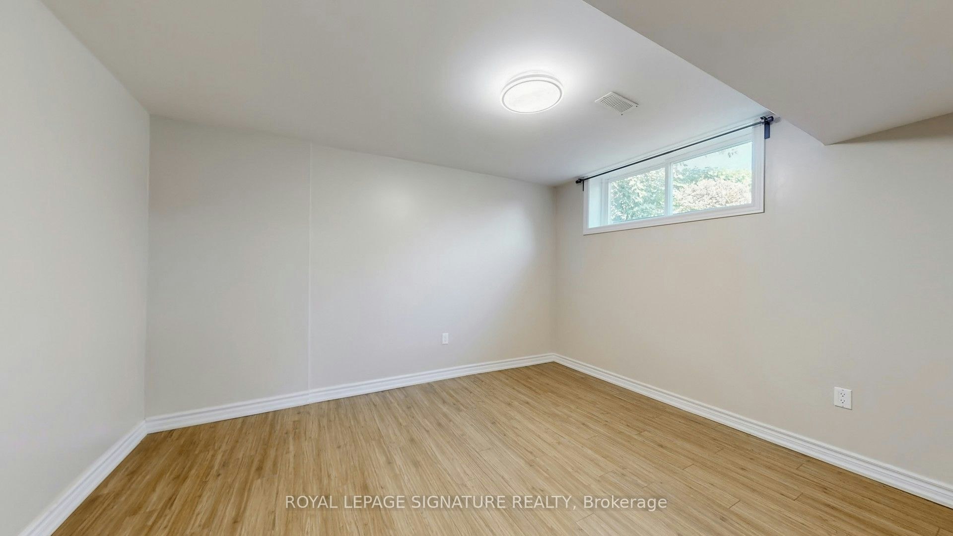 Lower-145 Sloane Avenue, Toronto, ON, M4A 2B8 - 5