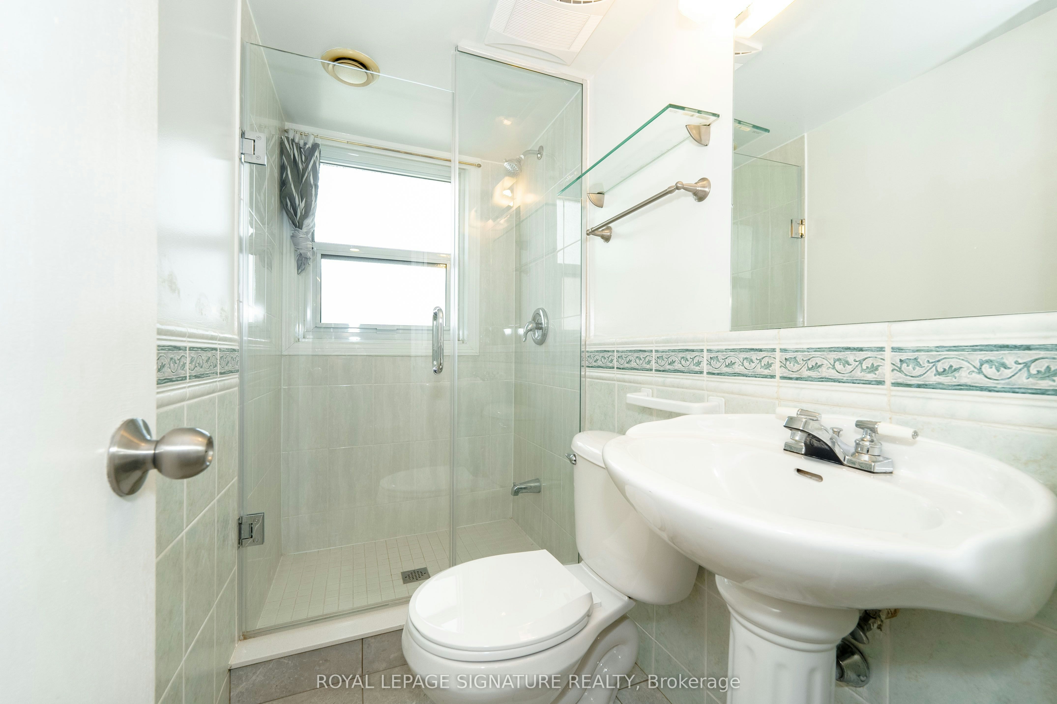 Lower-145 Sloane Avenue, Toronto, ON, M4A 2B8 - 8
