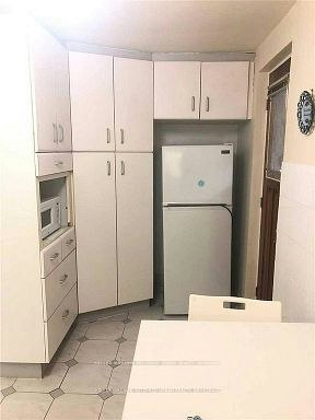 Bsmt-44 Bellevue Avenue, Toronto, ON, M5T 2M4 - 2