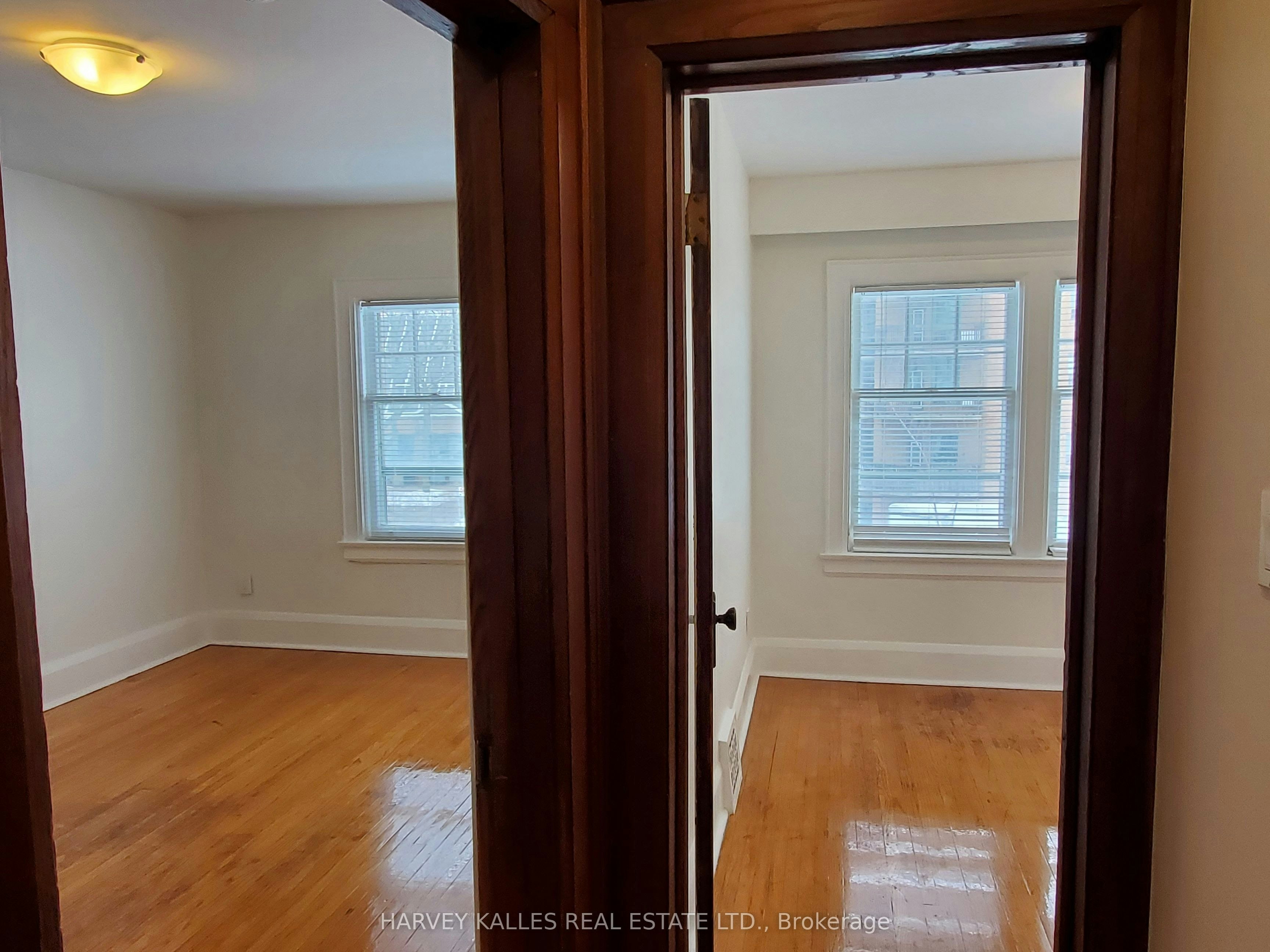 Upper-28 Winona Drive, Toronto, ON, M6G 3S6 - 9