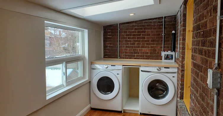 Upper-28 Winona Drive, Toronto, ON, M6G 3S6 - 8