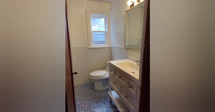 Upper-28 Winona Drive, Toronto, ON, M6G 3S6 - 13