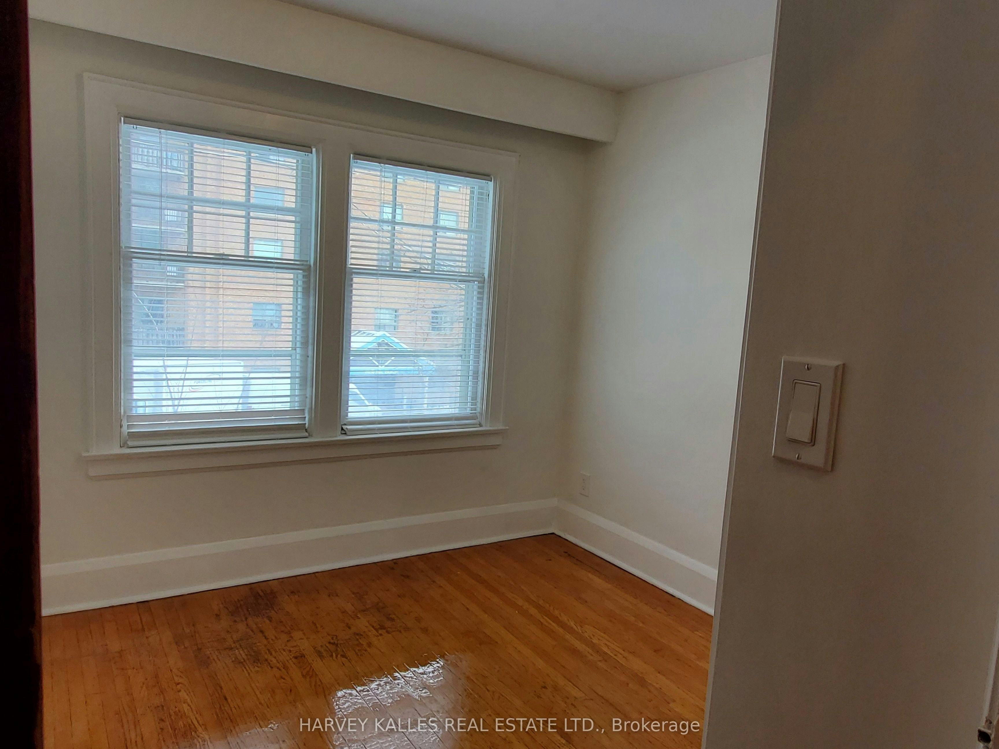 Upper-28 Winona Drive, Toronto, ON, M6G 3S6 - 10