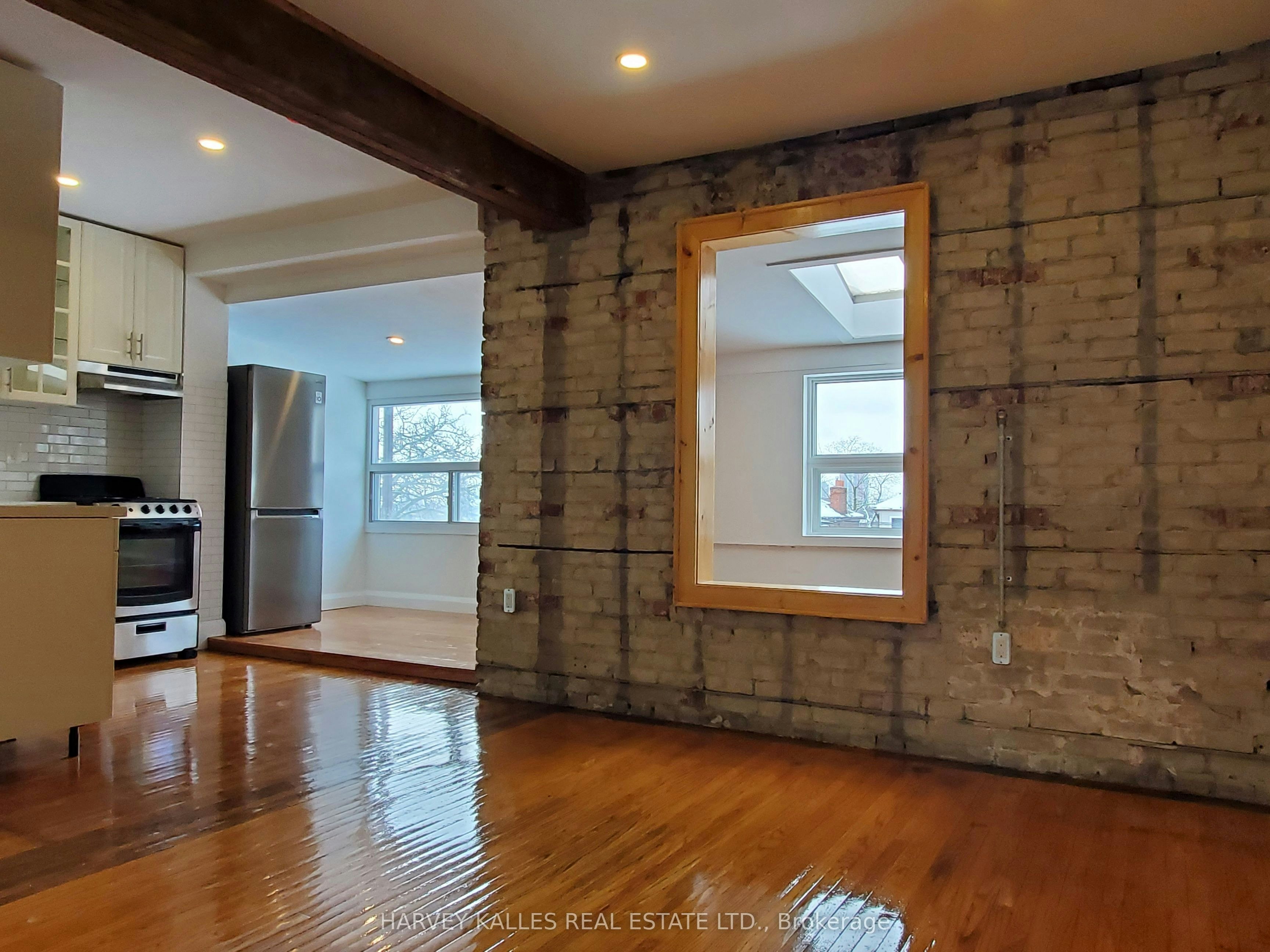 Upper-28 Winona Drive, Toronto, ON, M6G 3S6