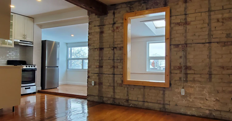 Upper-28 Winona Drive, Toronto, ON, M6G 3S6
