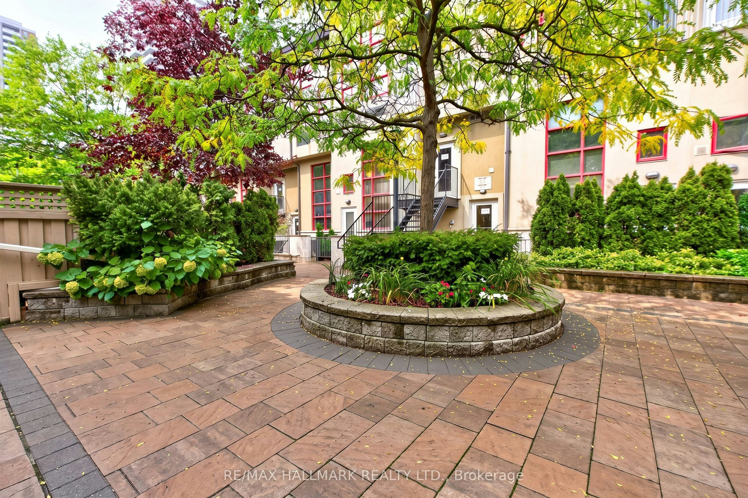 103-21 Earl Street, Toronto, ON, M4Y 3C8