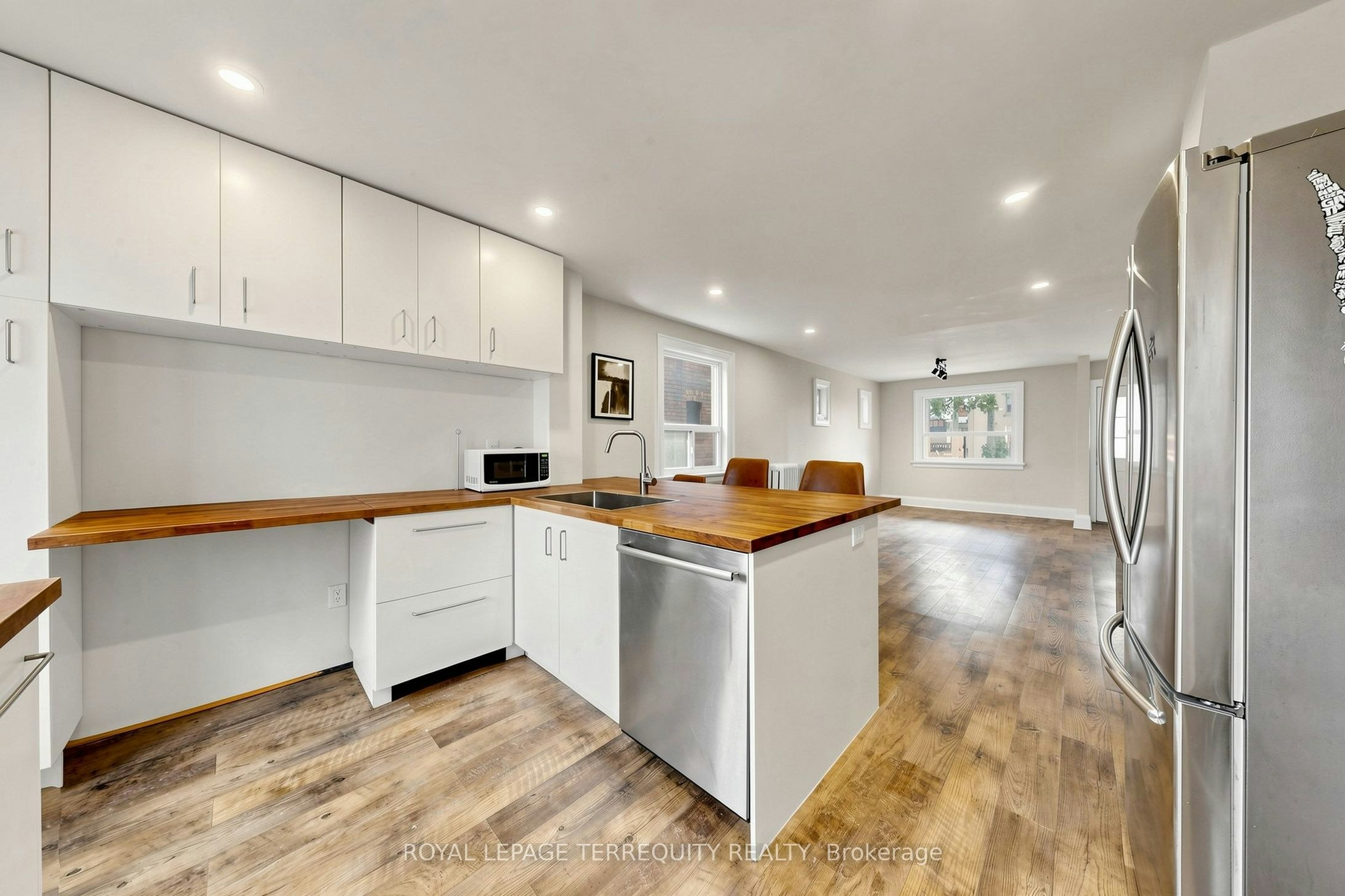 591 Vaughan Road, Toronto, ON, M6C 2R4 - 13
