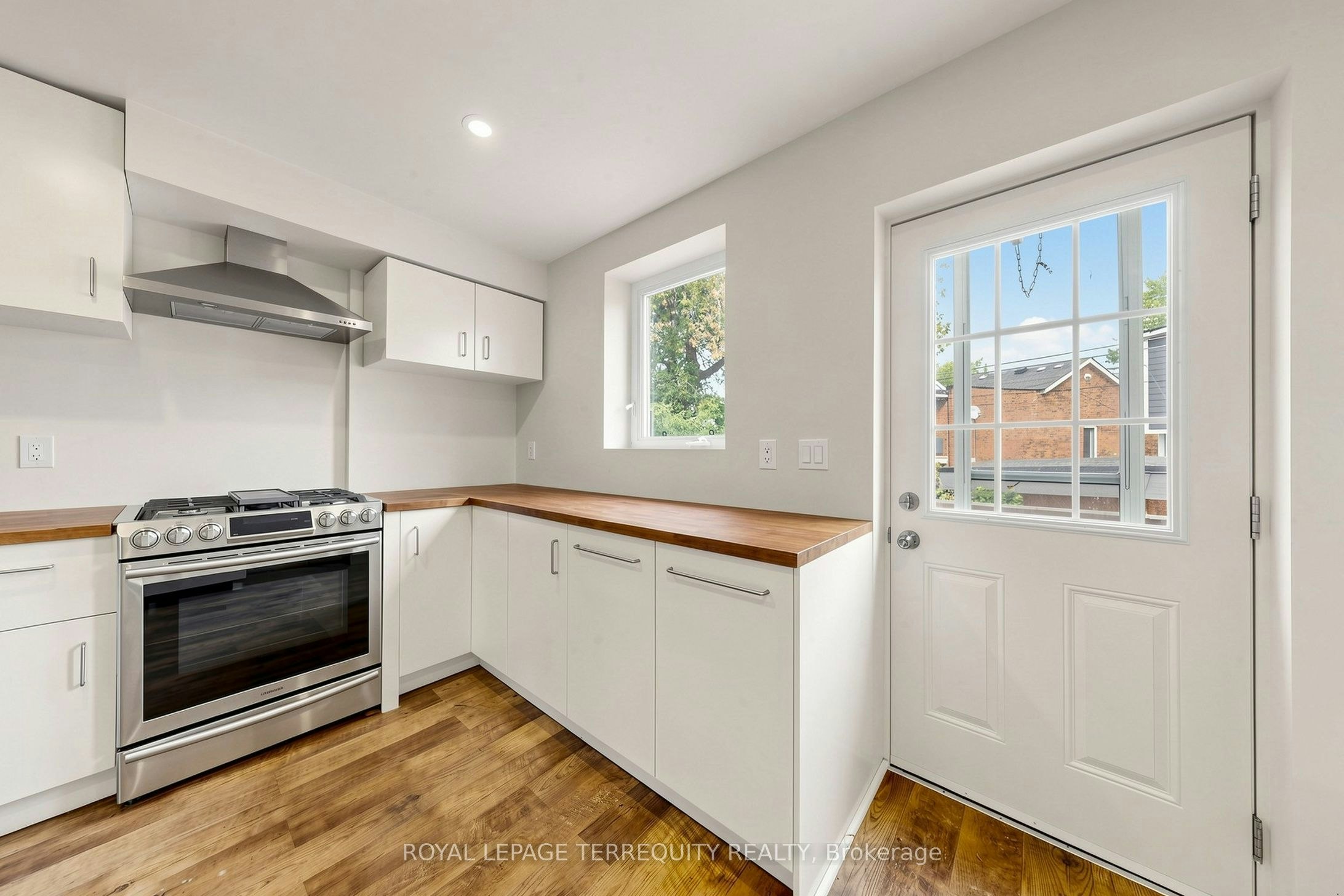 591 Vaughan Road, Toronto, ON, M6C 2R4 - 11