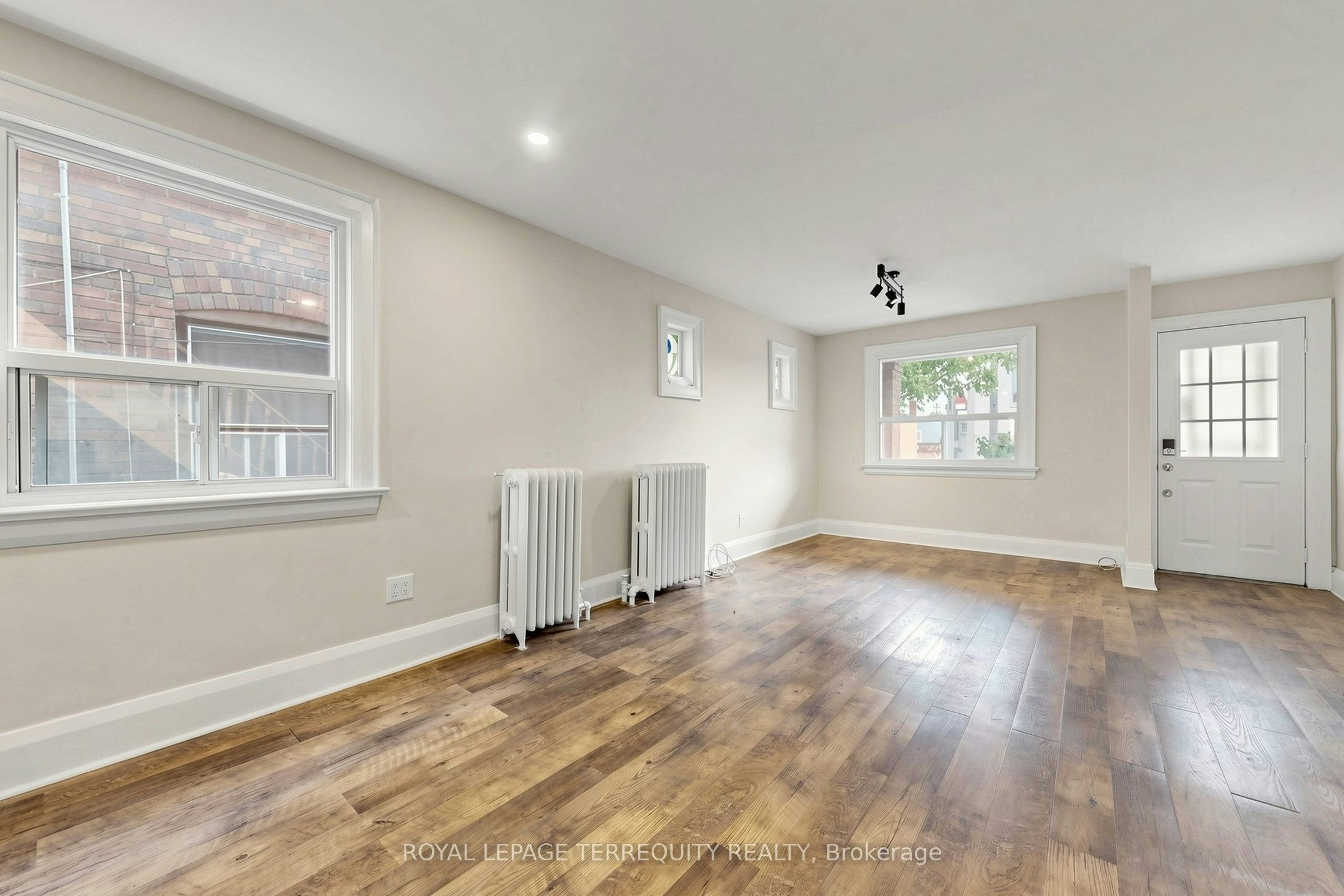 591 Vaughan Road, Toronto, ON, M6C 2R4 - 5
