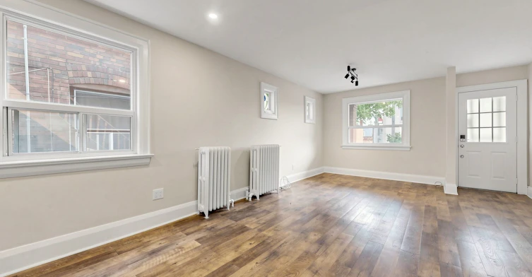 591 Vaughan Road, Toronto, ON, M6C 2R4 - 5