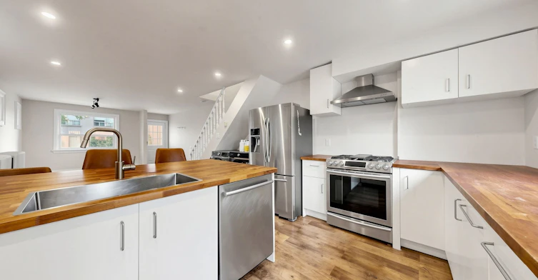 591 Vaughan Road, Toronto, ON, M6C 2R4 - 12