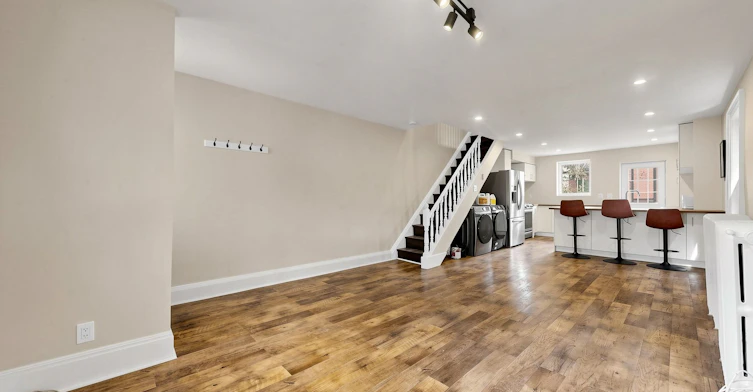 591 Vaughan Road, Toronto, ON, M6C 2R4 - 8