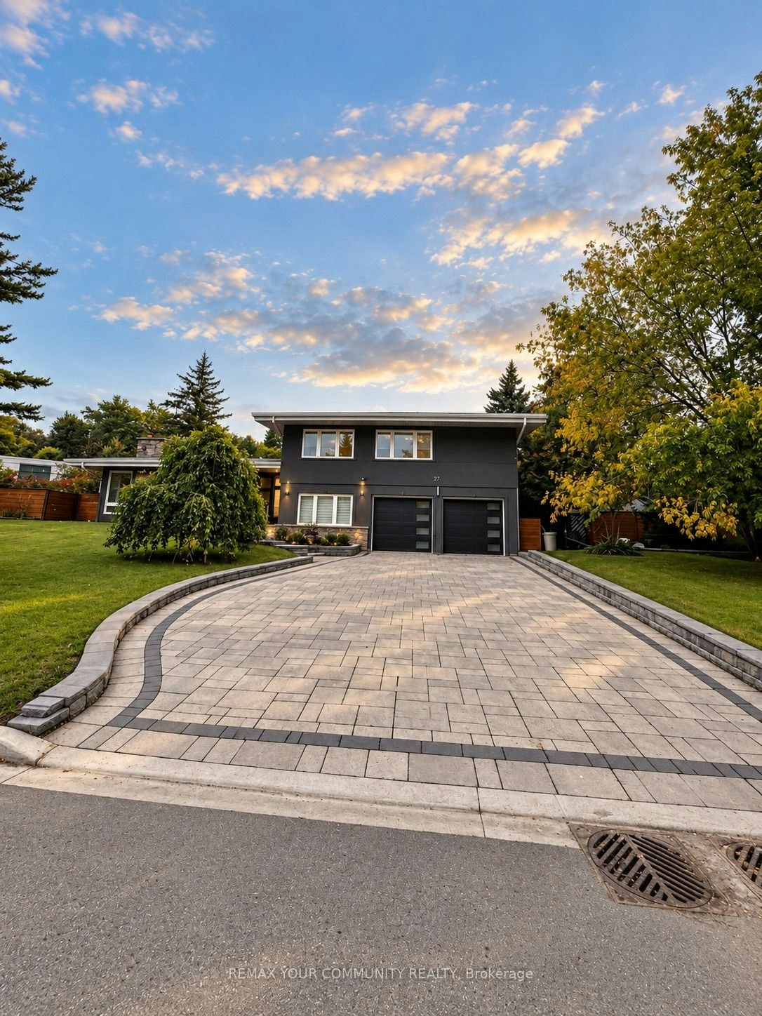 27 Artinger Court, Toronto, ON, M3B 1J9 - 3