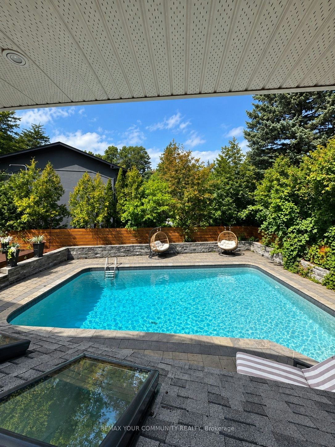 27 Artinger Court, Toronto, ON, M3B 1J9 - 4