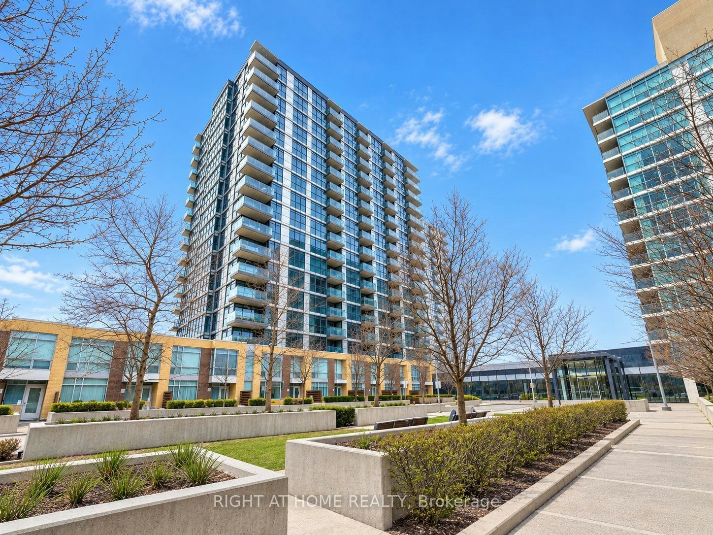 1701B-19 Singer Court, Toronto, ON, M2K 0B2