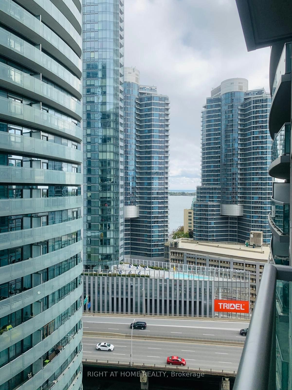 2106-19 Grand Trunk Crescent, Toronto, ON, M5J 3A3 - 17