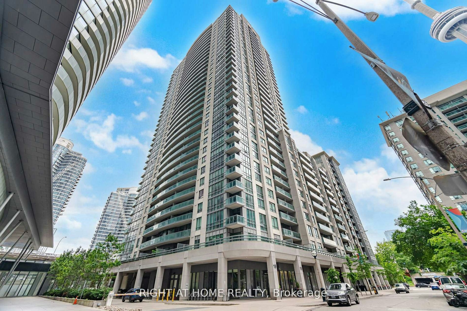 2106-19 Grand Trunk Crescent, Toronto, ON, M5J 3A3