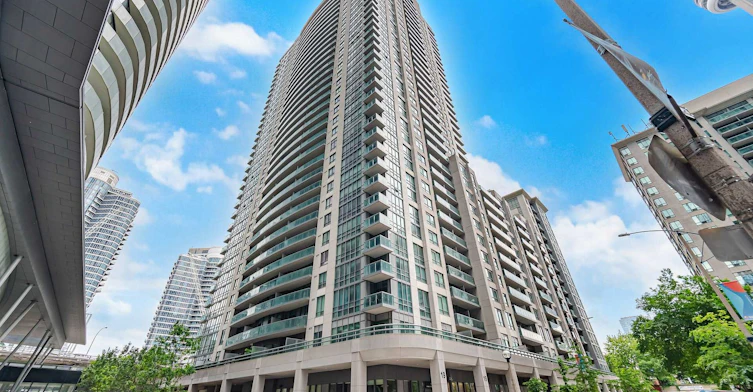 2106-19 Grand Trunk Crescent, Toronto, ON, M5J 3A3