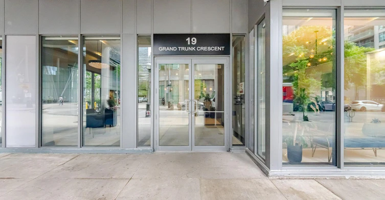 2106-19 Grand Trunk Crescent, Toronto, ON, M5J 3A3 - 2