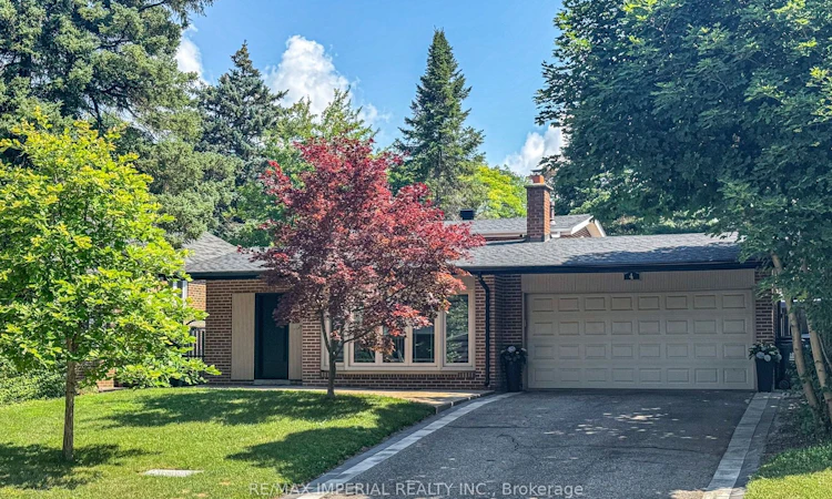 4 Quincy Crescent