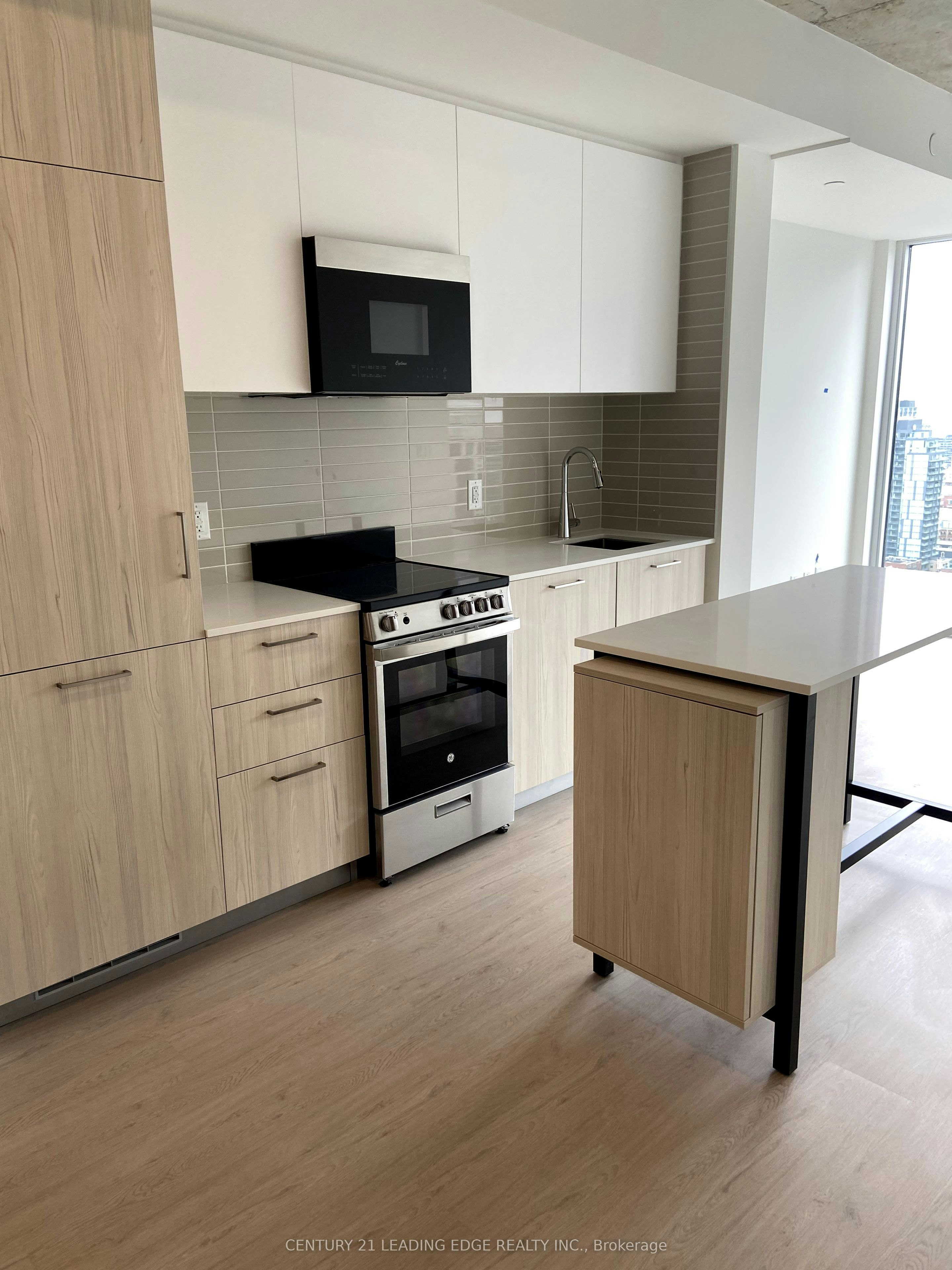 2703-65 Mutual Street, Toronto, ON, M5B 0E5 - 4