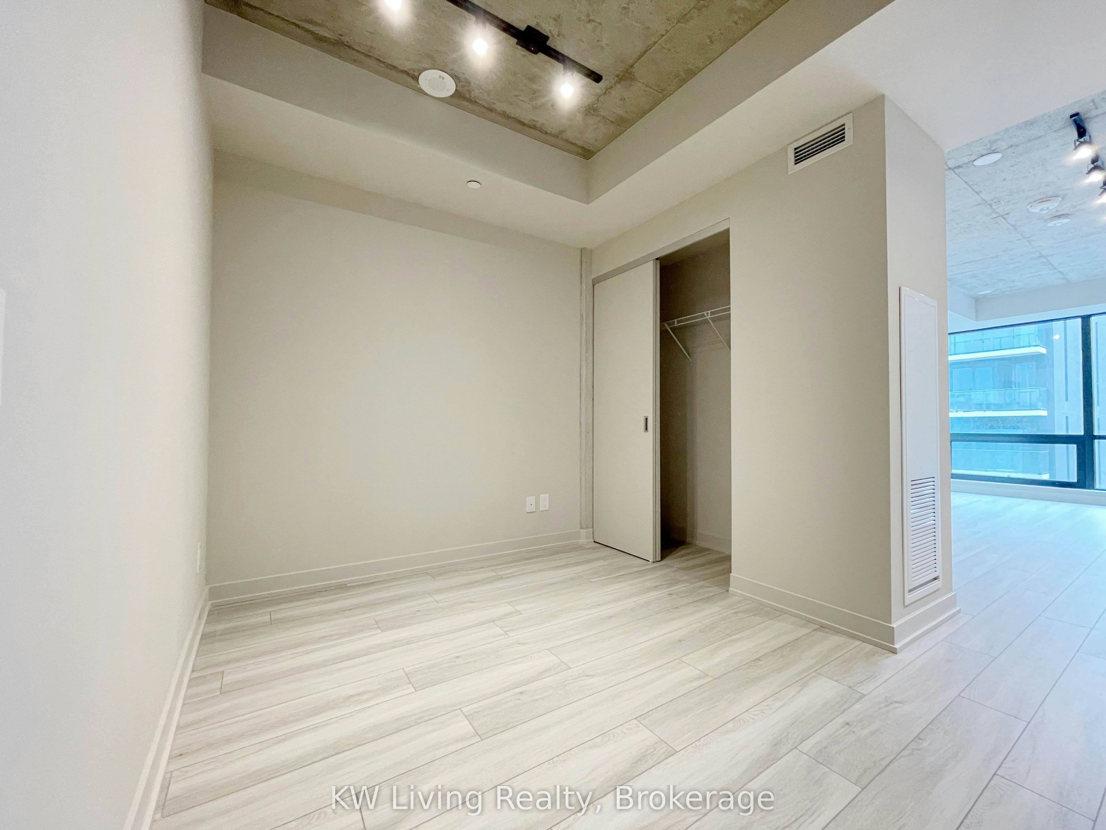 703-458 Richmond Street W, Toronto, ON, M5V 1Y1 - 2