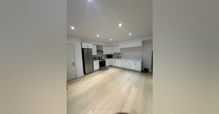 21 Irvington Crescent, Toronto, ON, M2N 2Z2