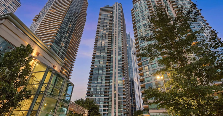 1709-18 Harbour Street, Toronto, ON, M5J 2Z6 - 2